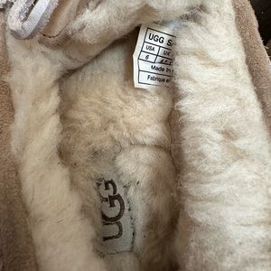 Ugg slippers Size 6 moccasin